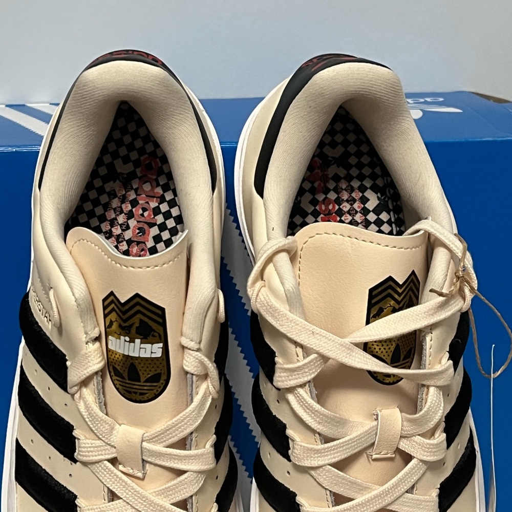 Women’s New In Box Superstar Bonega Platform Adidas Sneakers - Picture 7 of 11
